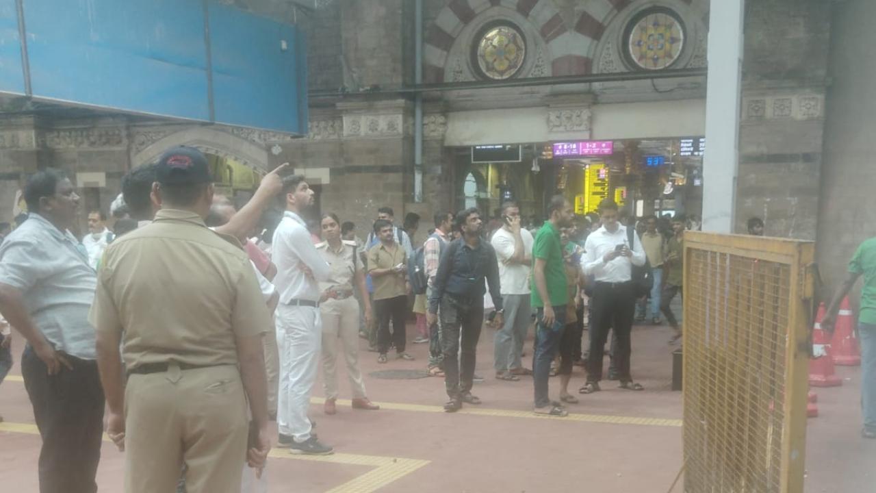 Mumbai: Part of roof collapses at CSMT, none injured