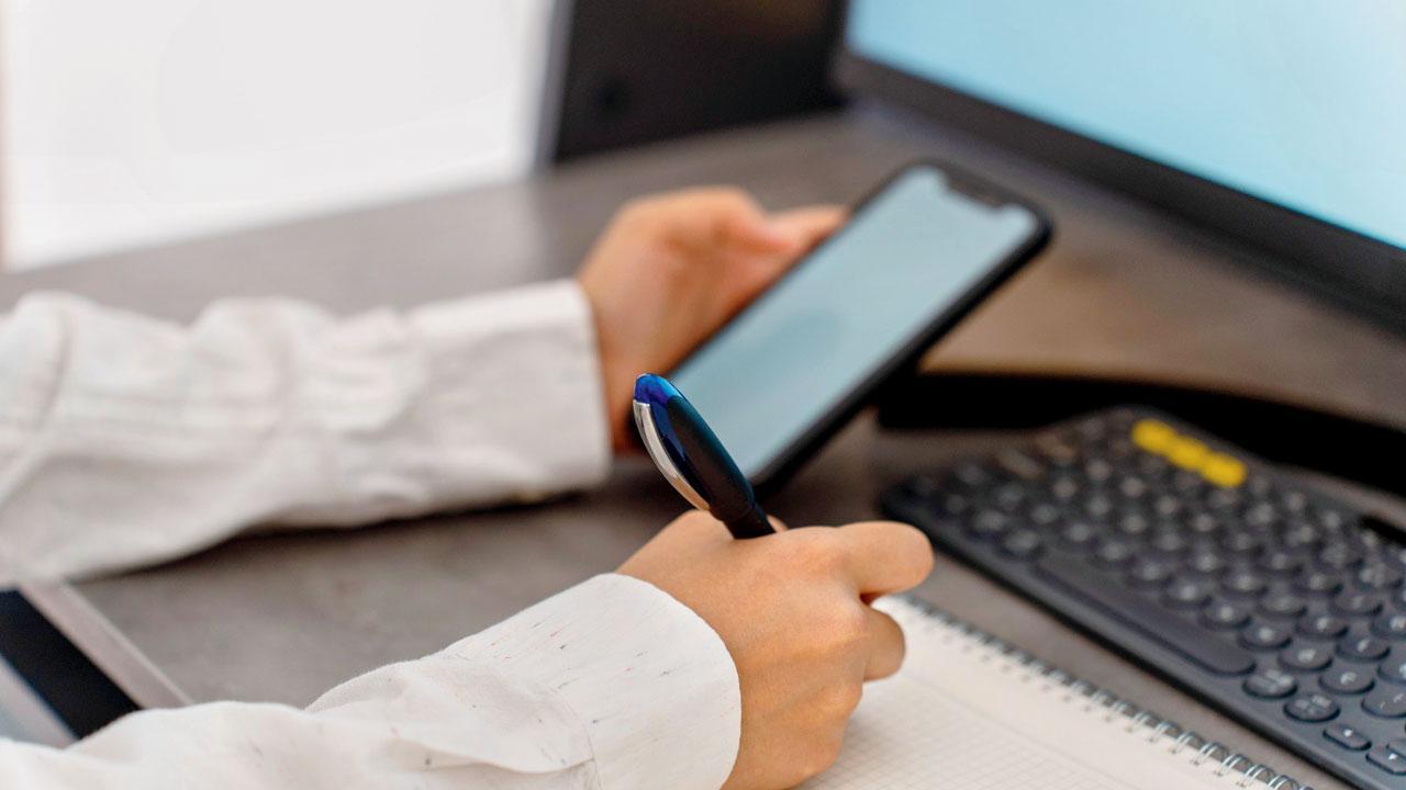 Mumbai: Digital drive delays city birth and death certificates