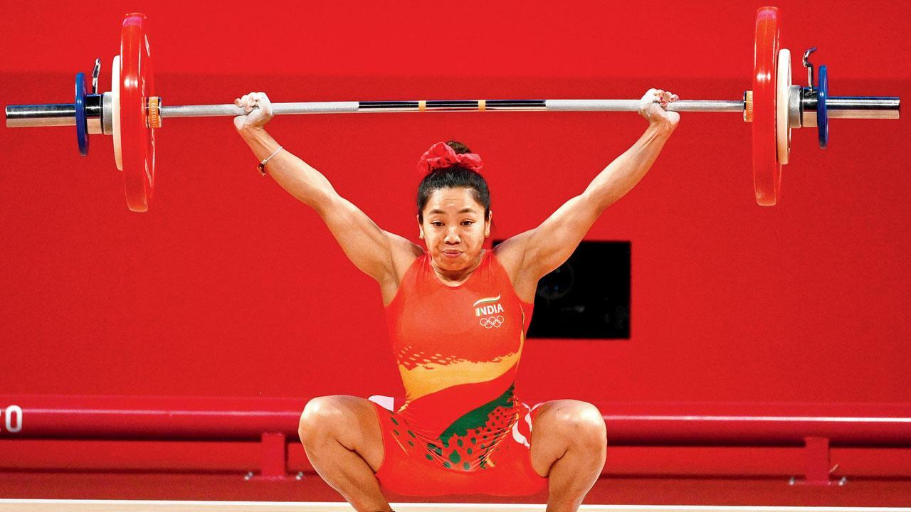India’s lone weightlifter Chanu carries burden of expectations