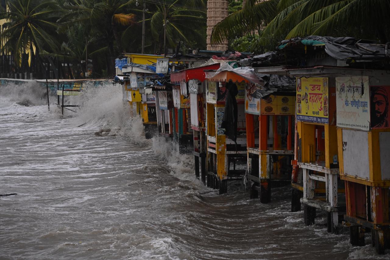 The Indian Meteorological Department has issued a warning of very heavy rainfall in Mumbai
