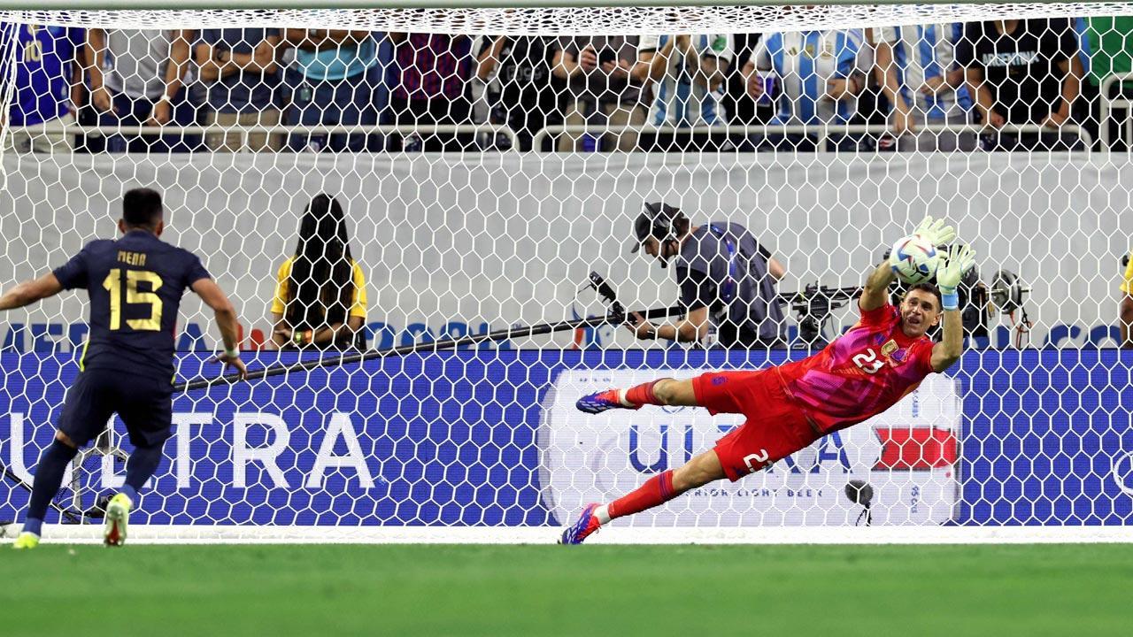 Argentina reaches Copa America semifinals, beats Ecuador 4-2 on penalty kicks