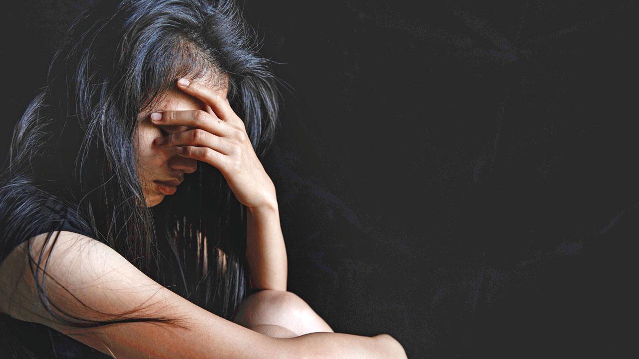 Mumbai: Man throws acid on estranged wife