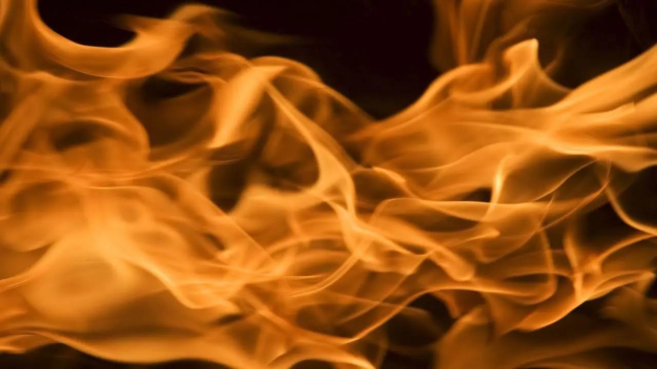 Mumbai: Four injured in fire due to gas leak in residential building in Lalbaug