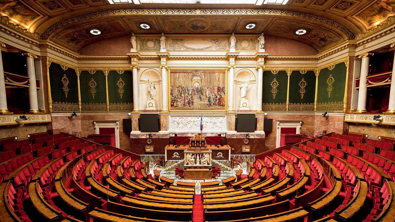 France votes left, right and centre