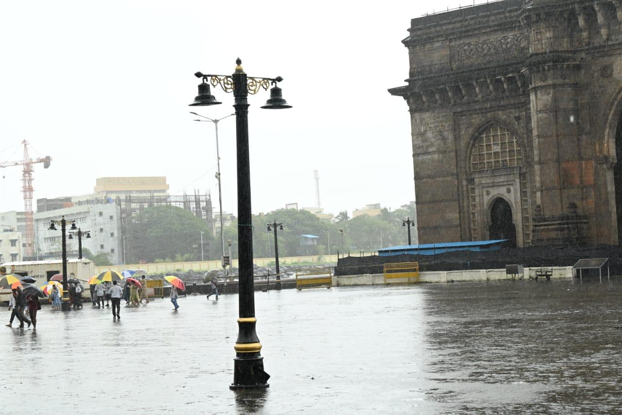 The civic body also said that a low tide of about 1.79 metres is expected at 6.15 pm today