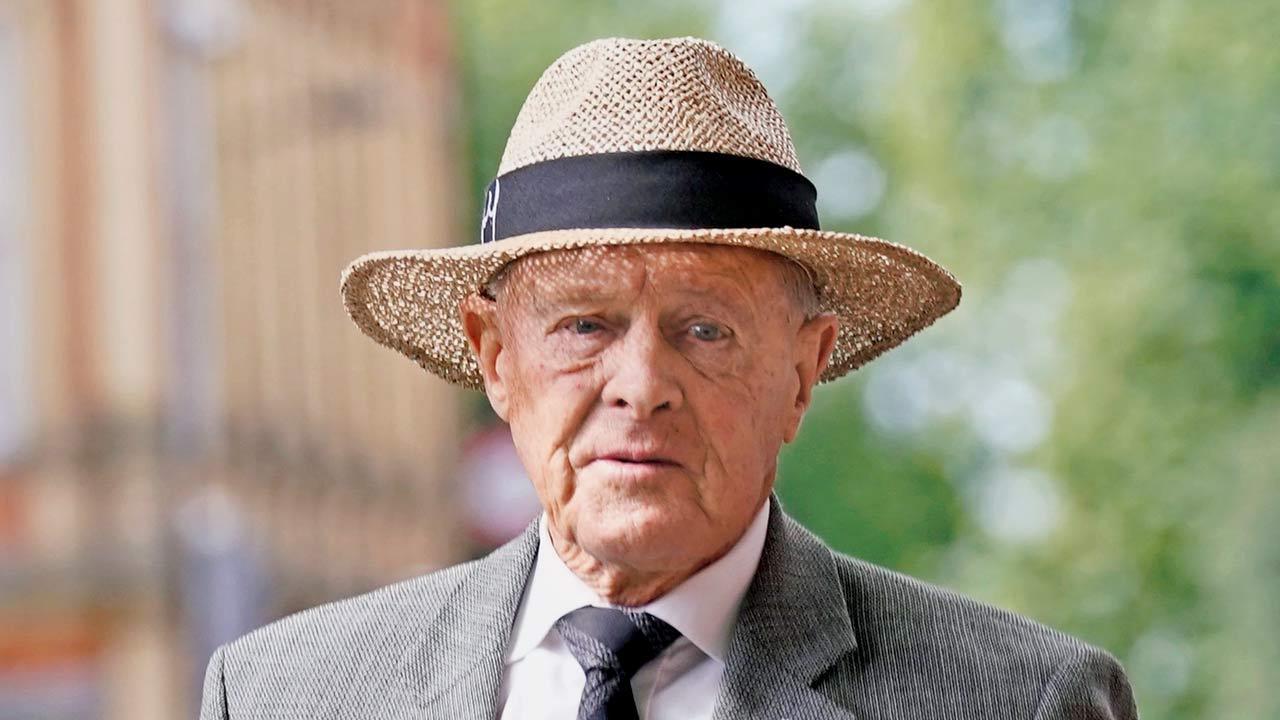 Geoff Boycott diagnosed with throat cancer again; to undergo surgery