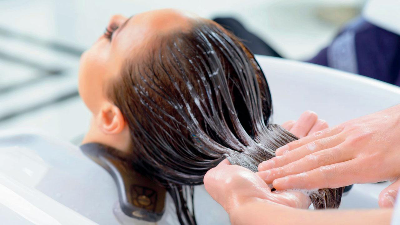 Weekly hair masks help in boosting hair health