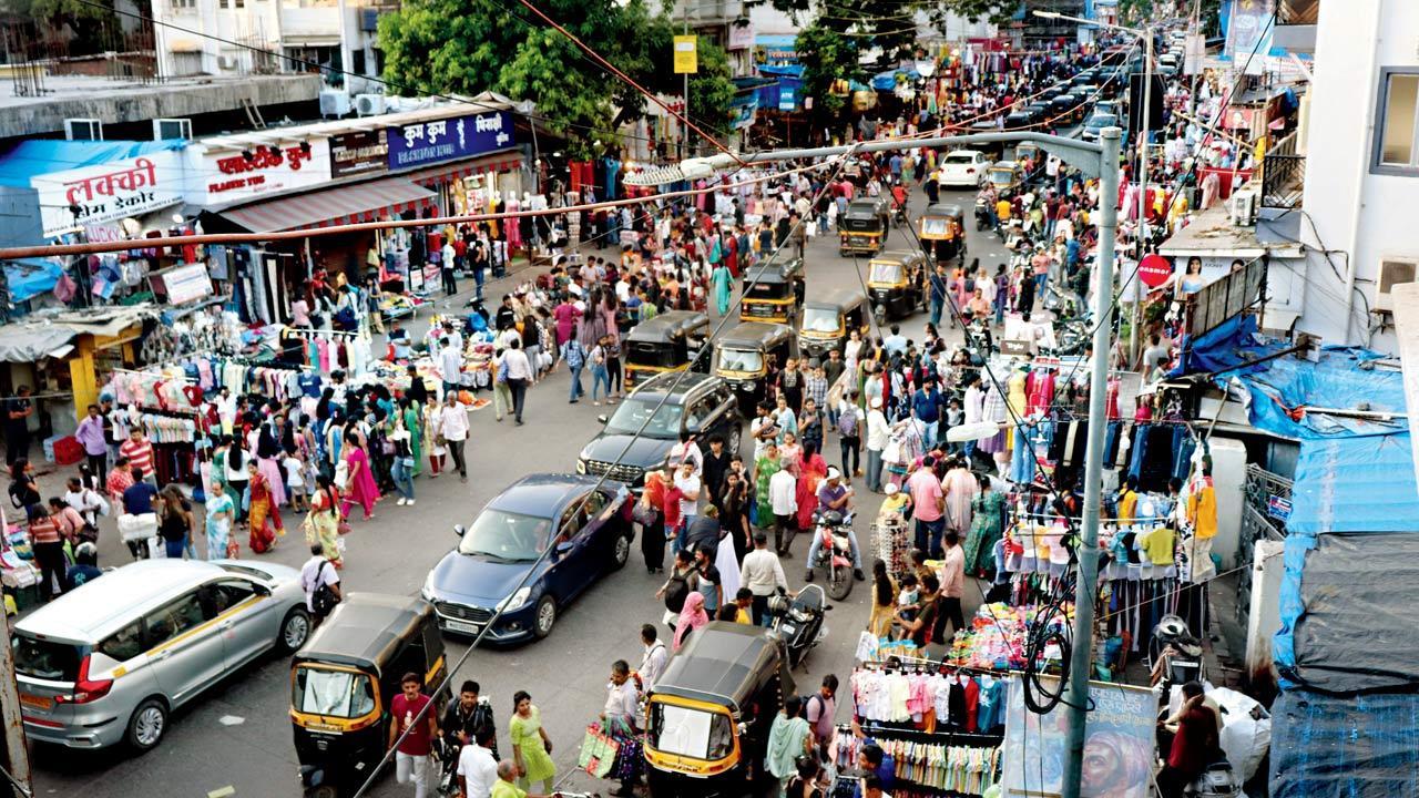 Mumbai: Hawker unions in wait-and-watch mode