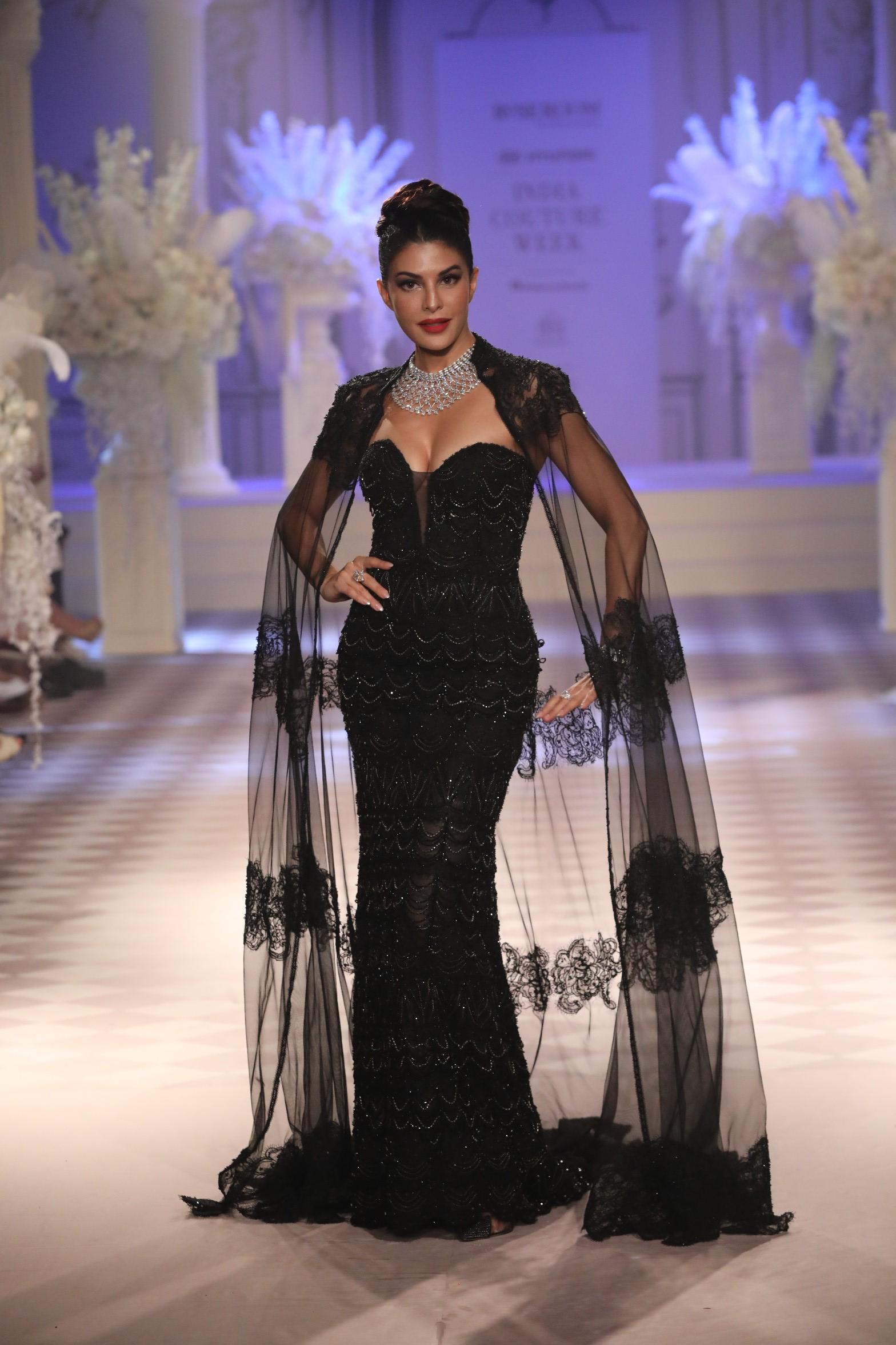 Day 2 of India Couture Week 2024 witnessed the spell of Jacqueline Fernandez's beauty and elegance in a black ensemble on the runway. 