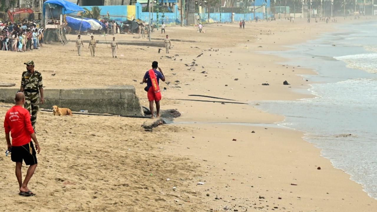 The weather forecast predicted a series of showers in city and its suburbs