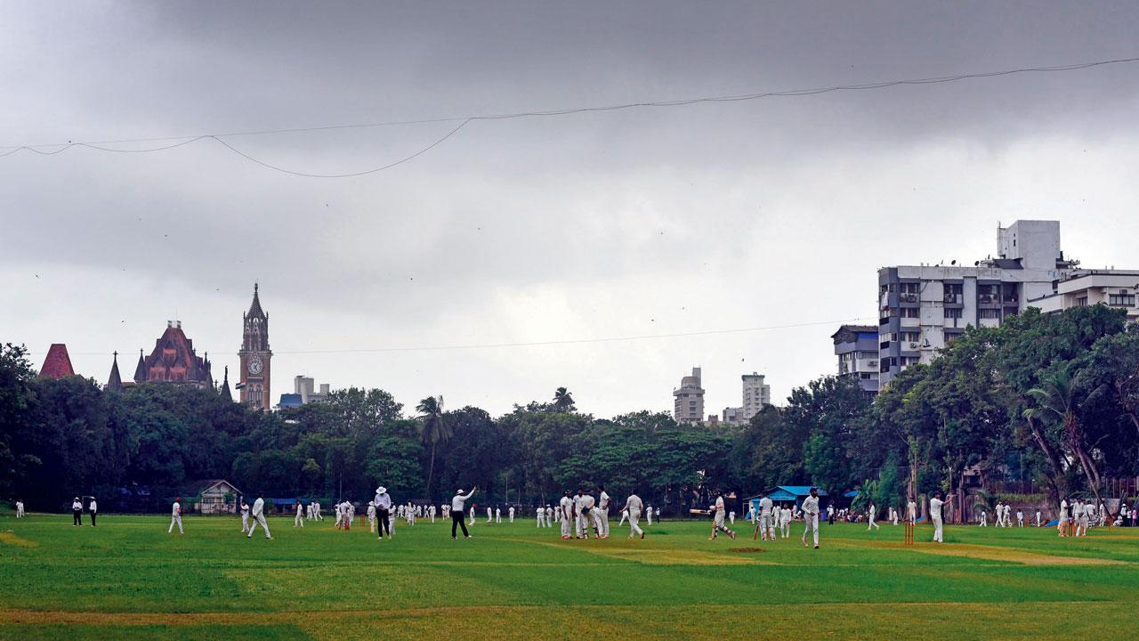 Kanga League action under significant cloud cover at Cross Maidan in 2023. Pic/Shadab Khan