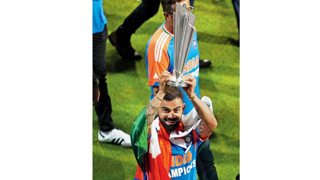 Kohli leaves for London to be with family 