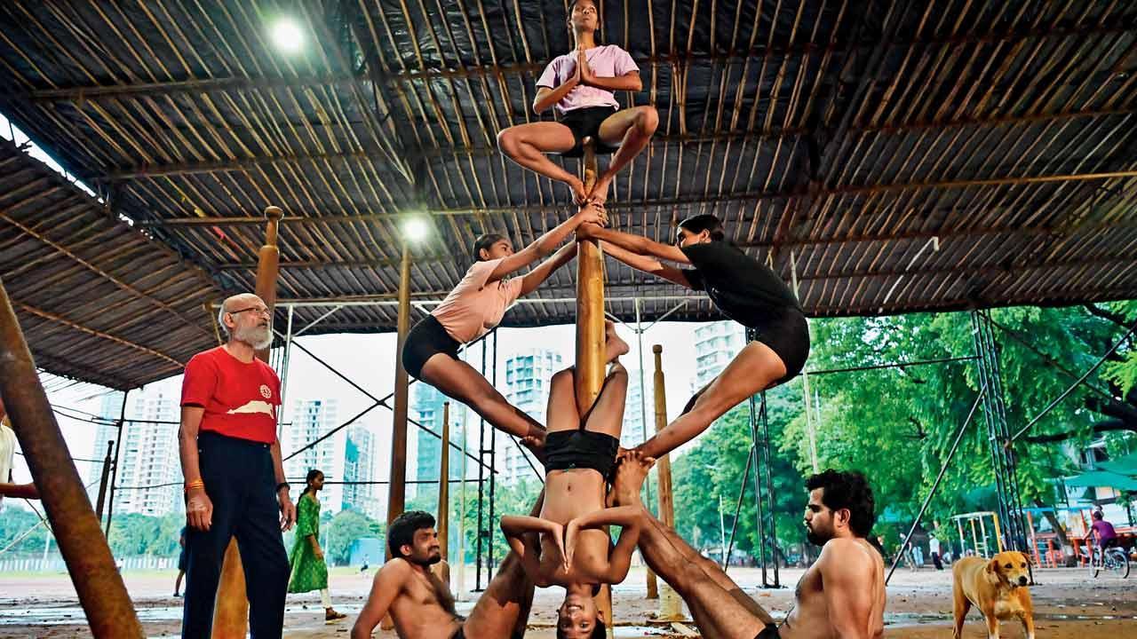 Mumbai: Shivaji Park to Paris, up a pole