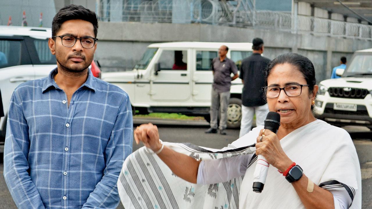 Mamata Banerjee storms off, alleges mic switched off at NITI Aayog meet