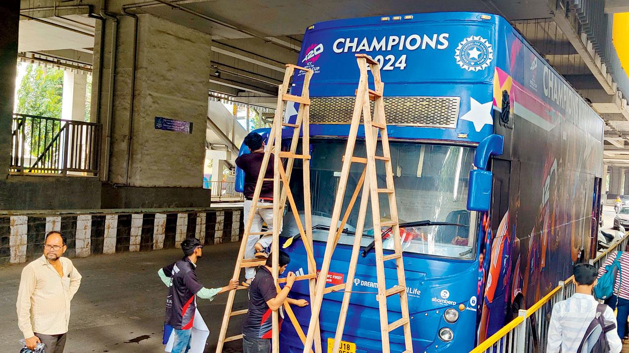 The bus being prepared for the parade in Borivli. Pic/Nimesh Dave