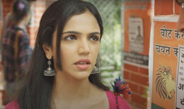 Sweety (Shriya Pilgaonkar), Guddu's love interest, was killed by Munna, who was infatuated with her and couldn't bear to see her with someone else