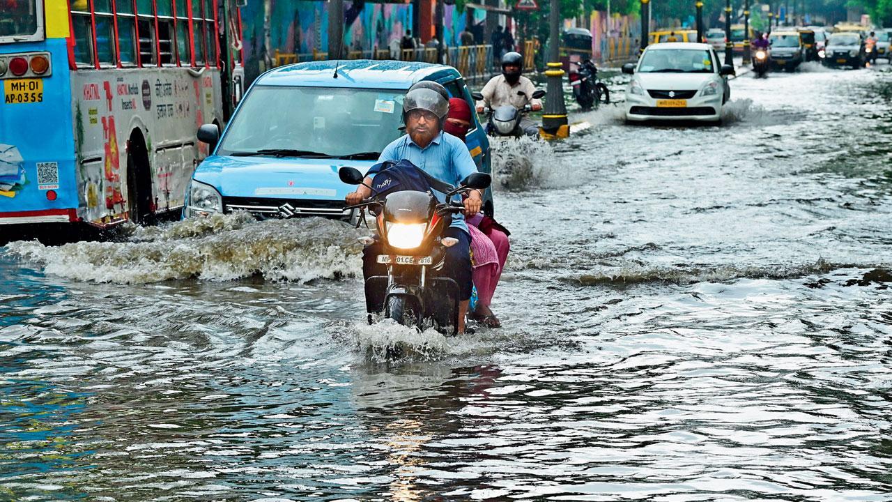 Mumbai mess, Delhi dismal!