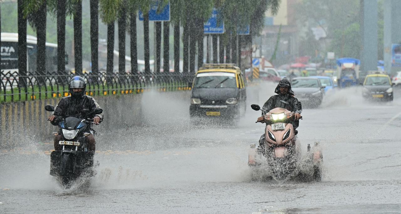 The civic body also said that a low tide of about 2.51 metres is expected at 12.15 pm today