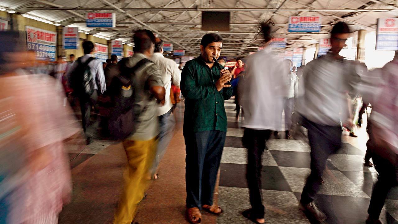 Look for these talented differently abled musicians on Mumbai's local trains