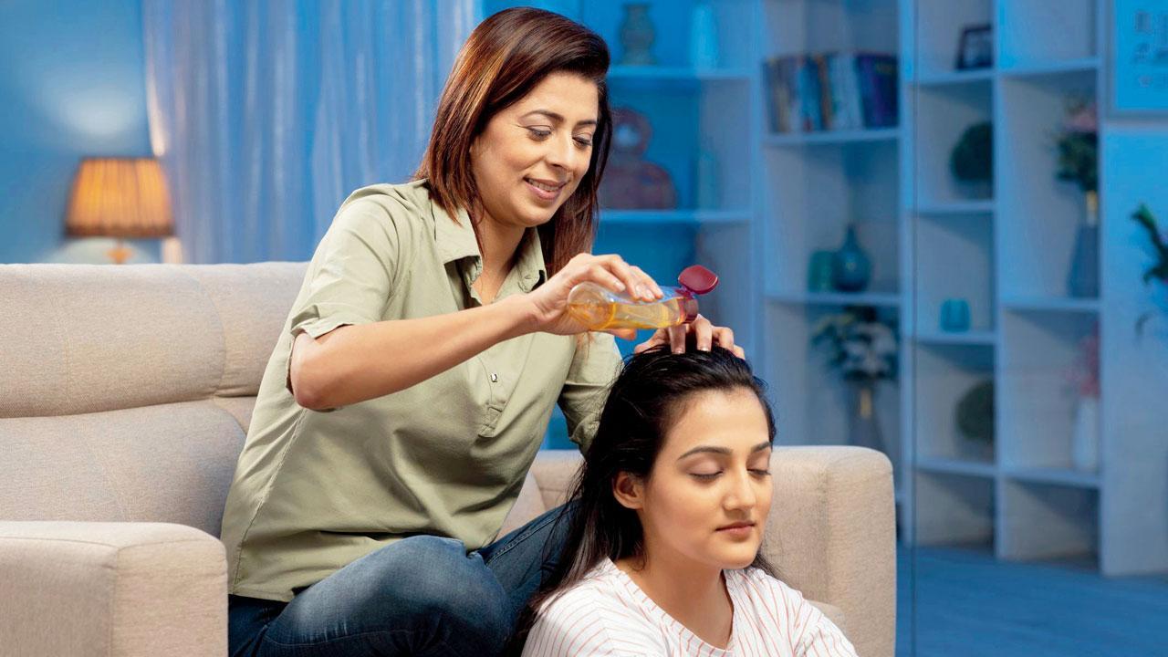 Two essential steps to tame frizzy hair this monsoon