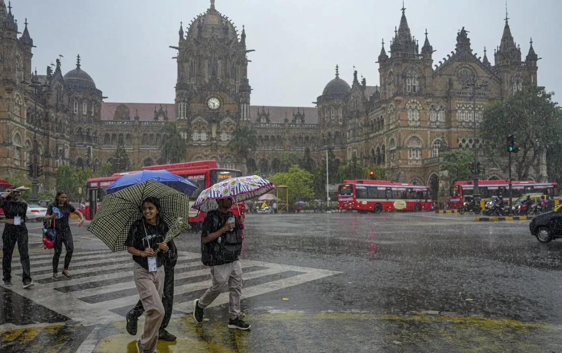 Maharashtra rains: IMD issues yellow for Mumbai for saturday, orange alert for parts of state