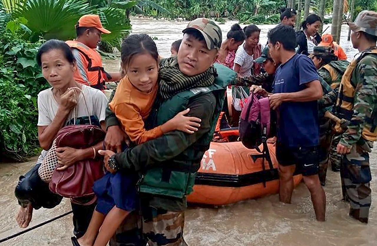 The administration has set up 489 relief camps and distribution centres in flood-hit districts where nearly 2.87 lakh people are taking shelter