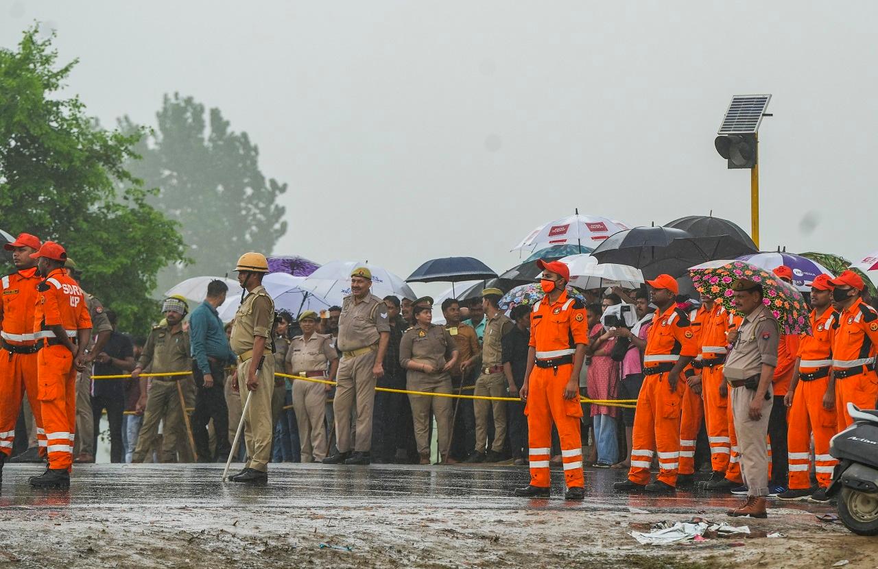 According to the FIR, police and administration officials did everything possible and sent the injured from the available resources to hospitals but the organisers and 'sevadars' did not cooperate