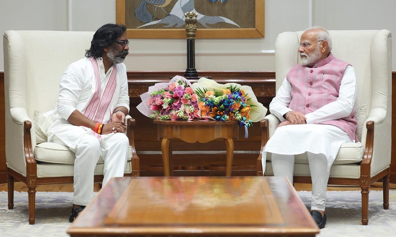 Soren also met with senior Congress leader Sonia Gandhi in the national capital