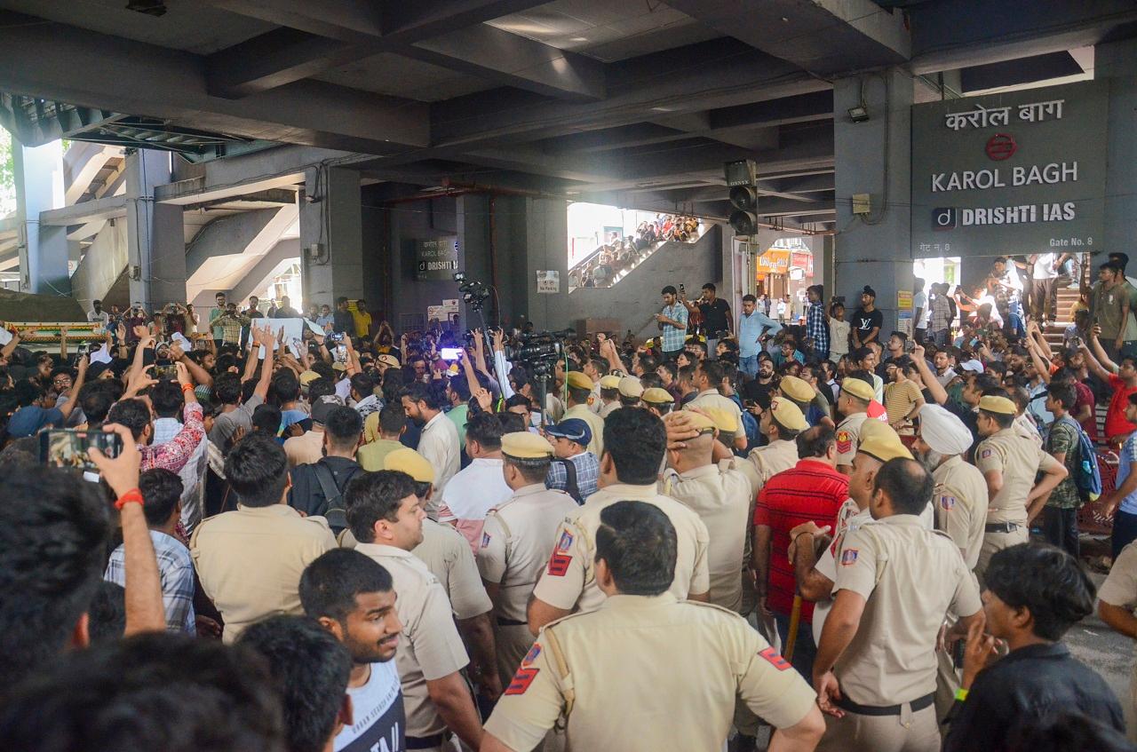 The MCD sealed the basements of 13 coaching centres in Karol Bagh on Sunday for violating building bye-laws amid protests by students. Mayor Shelly Oberoi has directed strict action against coaching centres operating illegally in basements