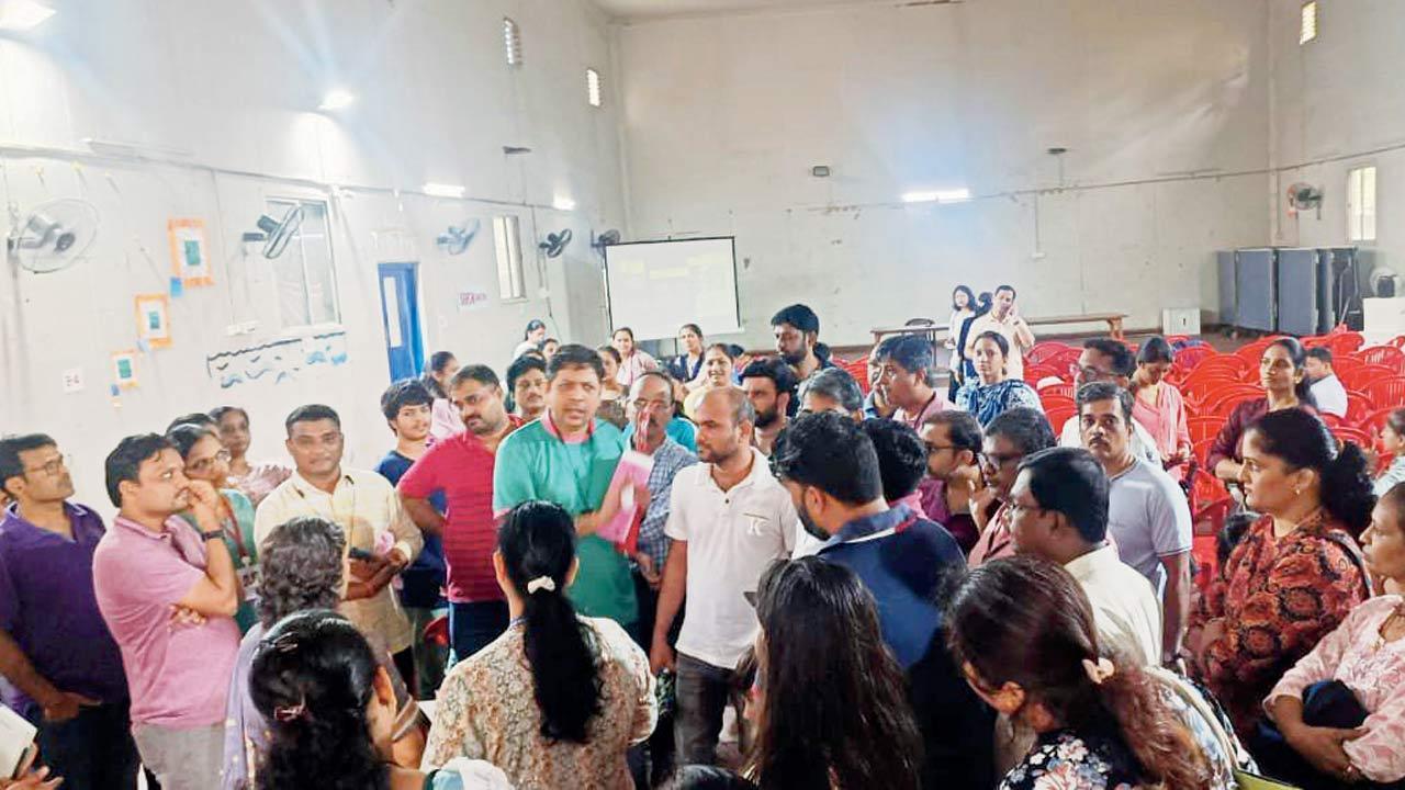 Mumbai: Parents protest fee hike at DAV Public School, demand rollback