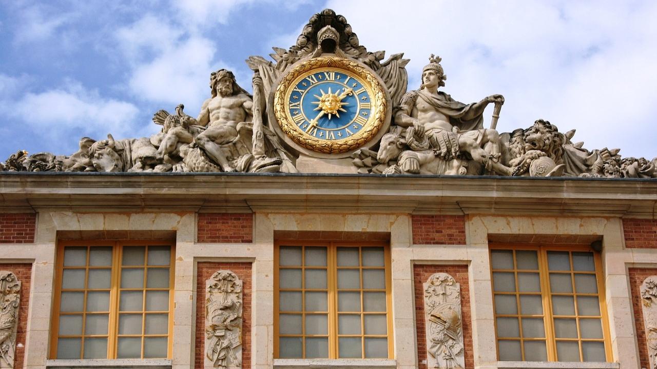 Palace of VersaillesDressage, showjumping and equestrian cross country will take place in the park of Versailles Palace, some 20 kilometres from Paris. It also feature on the marathon circuit and host pentathlon events. In the 17th century, 