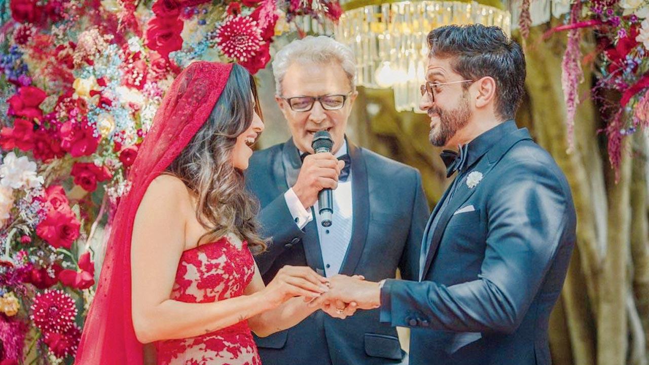 A moment from Farhan Akhtar and Shibani Dandekar’s wedding in 2022. Pic Courtesy/@sam_and_ekta