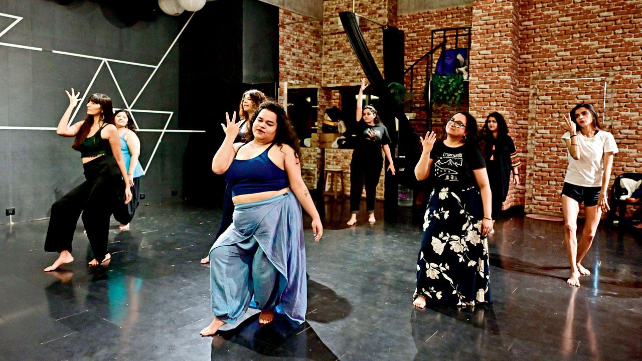 Dance instructor Priyam Saha teaches mid-day reporter Phorum Pandya (second from right) a string of simple steps. The repetitive pattern is therapeutic, making room to own the choreography
