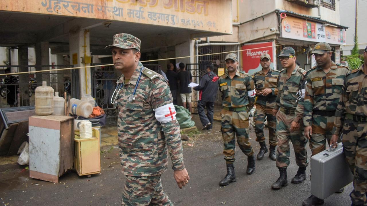 To aid the cleanup, CM Shinde suggested using the services of private cleaning companies Sumit Enterprises and Bharat Vikas Group (BVG)