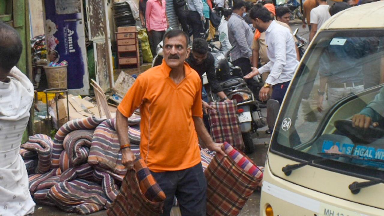 Responding to his call, Sumit Enterprises will provide 500 cleaning workers, and BVG will provide 100 cleaning workers to clear out the mud from homes, according to the statement