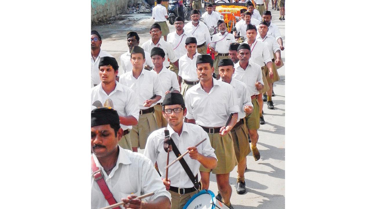 Govt staff can be allowed in Sangh; RSS, BJP cheer