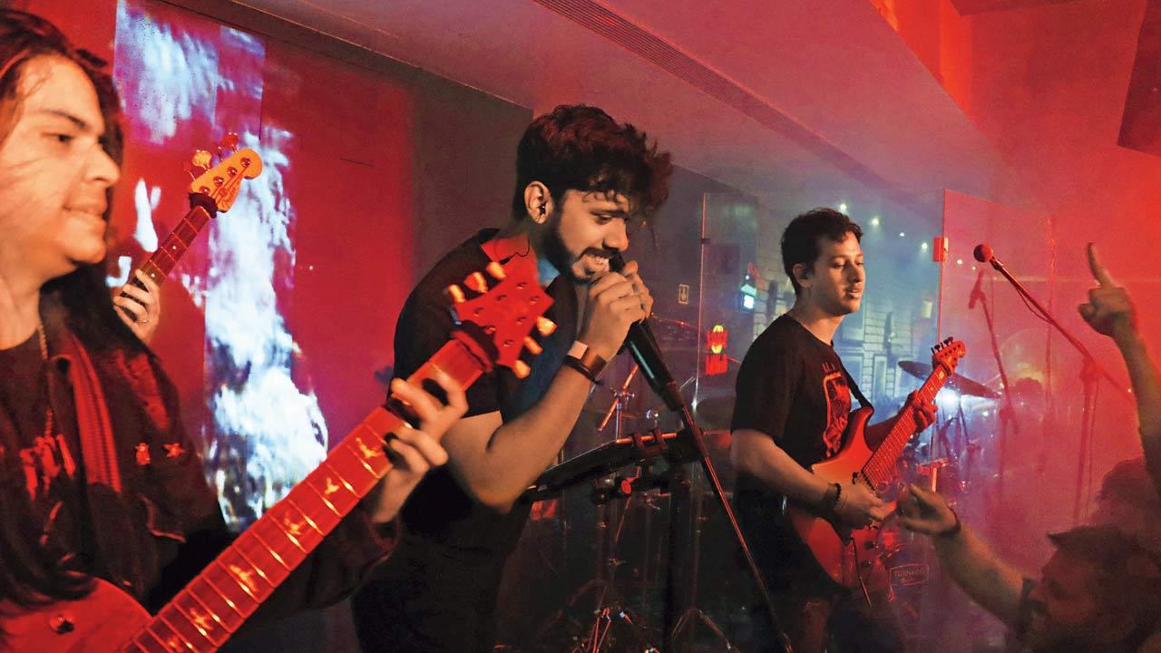 An earlier show by Hysteria