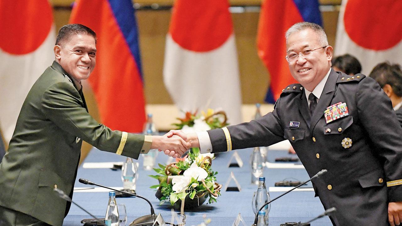 Japan, Philippines sign defence pact