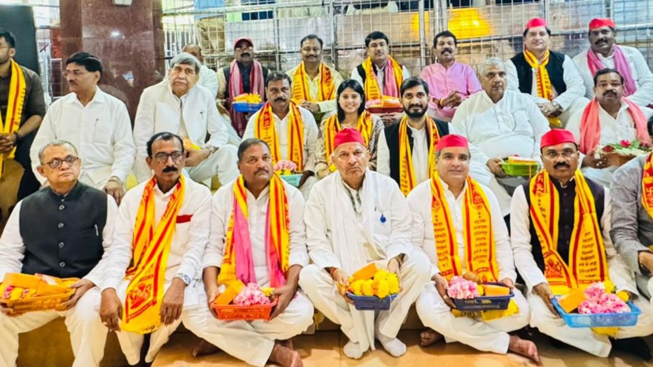 The party leaders also visited Mani Bhavan Gandhi Museum in Mumbai