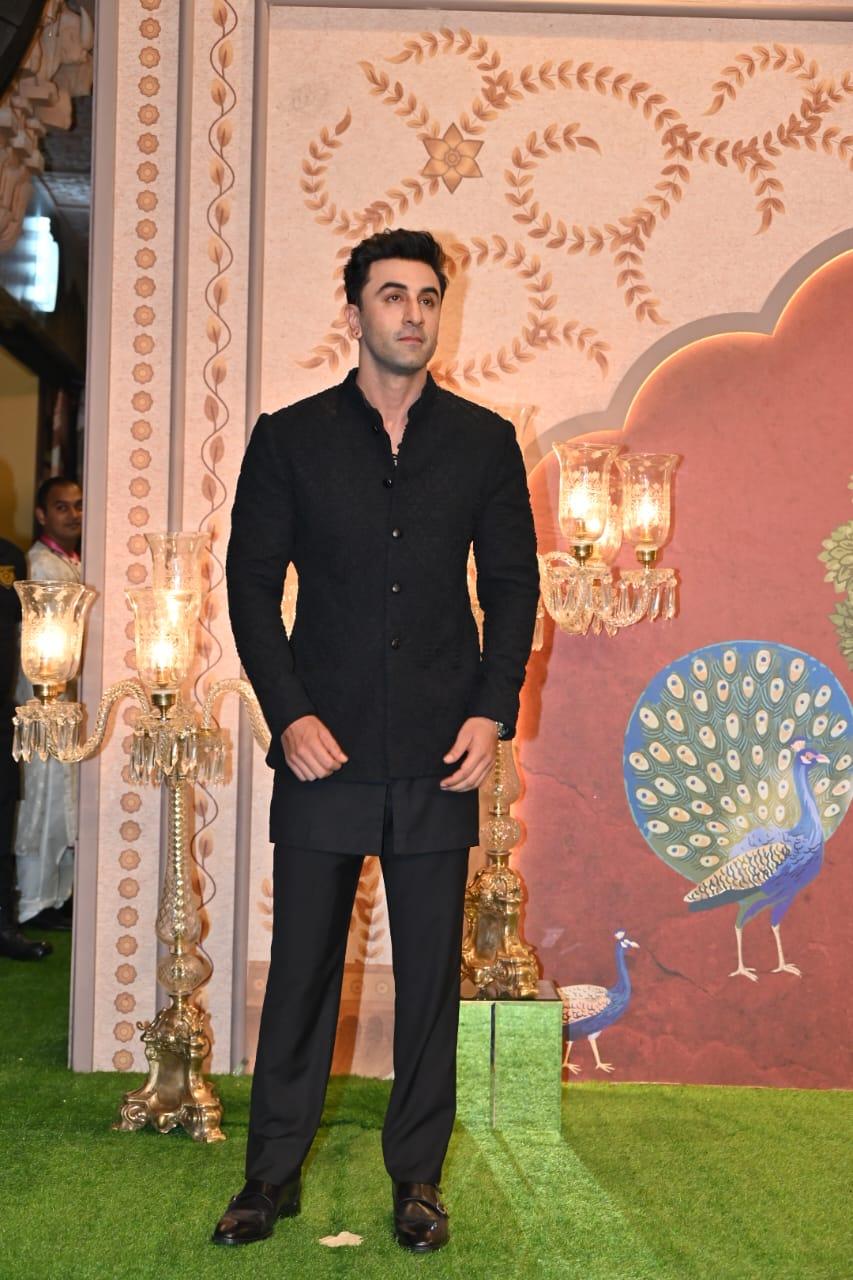 Ranbir Kapoor arrived for the ceremony alone today. We wonder where wifey Alia Bhatt is?