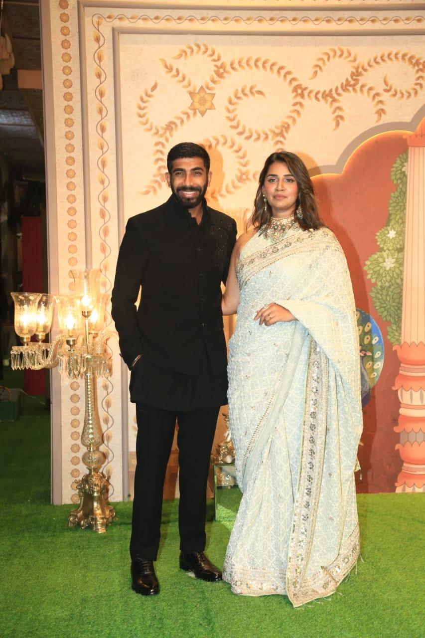 Jasprit Bhumrah and his wife Sanjana Ganesan dazzled at the venue
