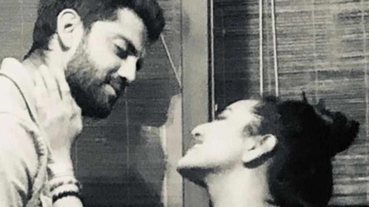 Zaheer Iqbal shares romantic picture with Sonakshi Sinha from their dating period
