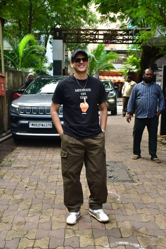 Vijay Varma wore a black-t-shirt and paired it with a comfy and casual pants