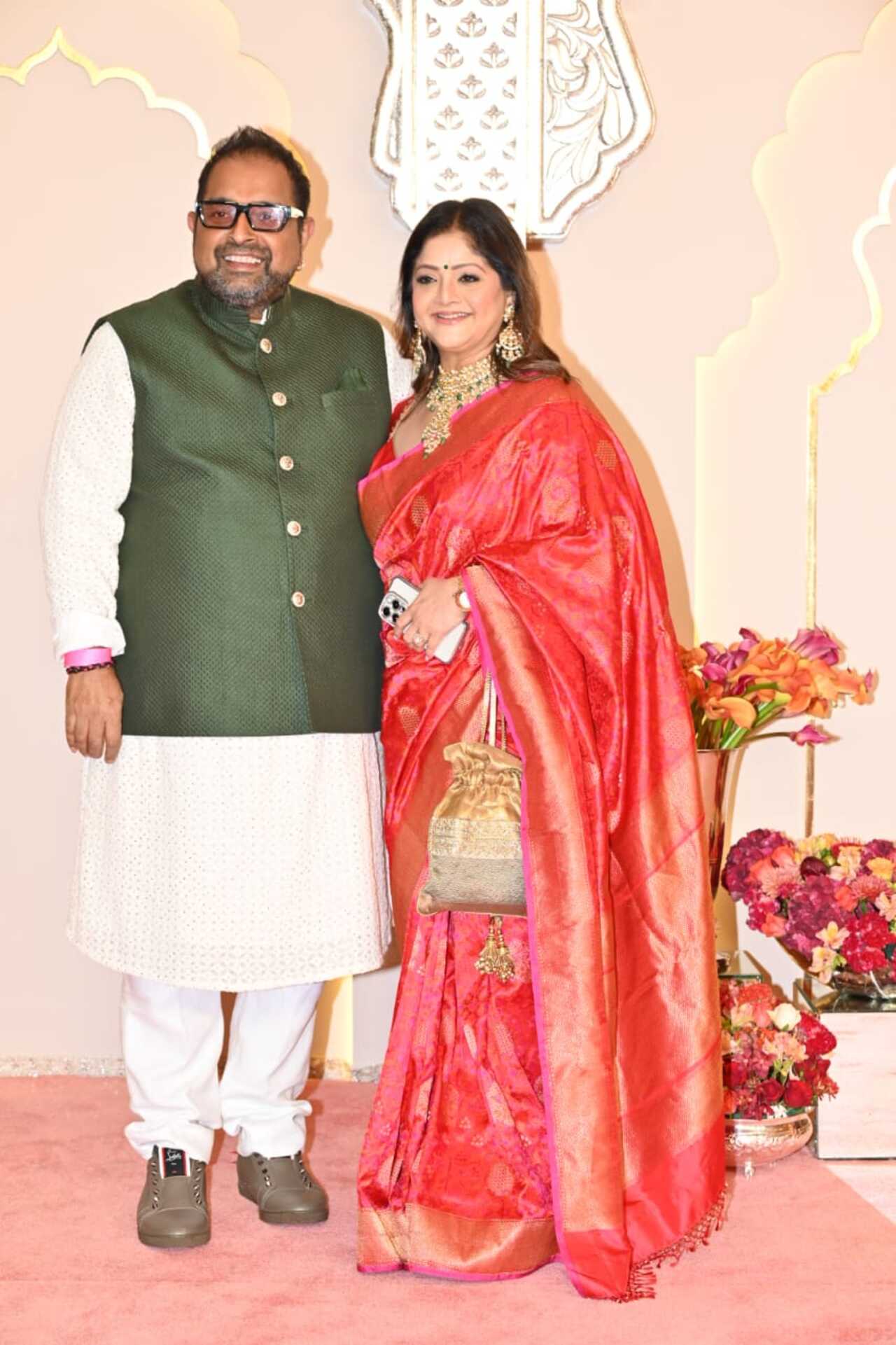 Shankar Mahadevan attended the function with his wife Sangeeta Mahadevan. Sangeeta looked absolutely gorgeous draped in a simple red saree