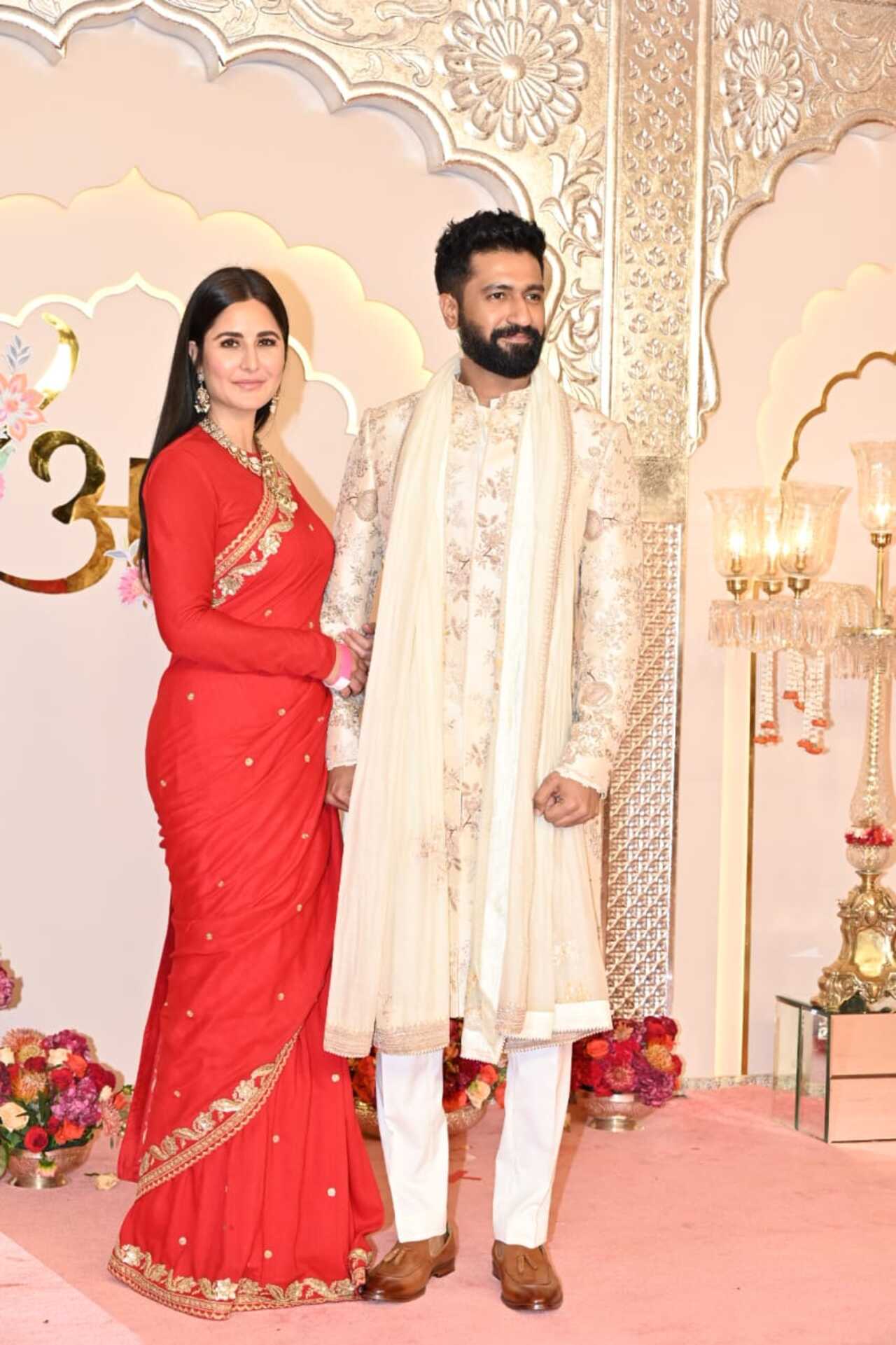 Katrina Kaif opted for a full-sleeve blouse and paired it with a red saree that has a wide border. Katrina often chooses this style for slaying her traditional look