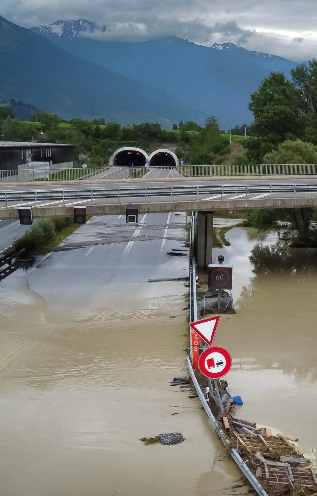At least 4 dead in Switzerland floods