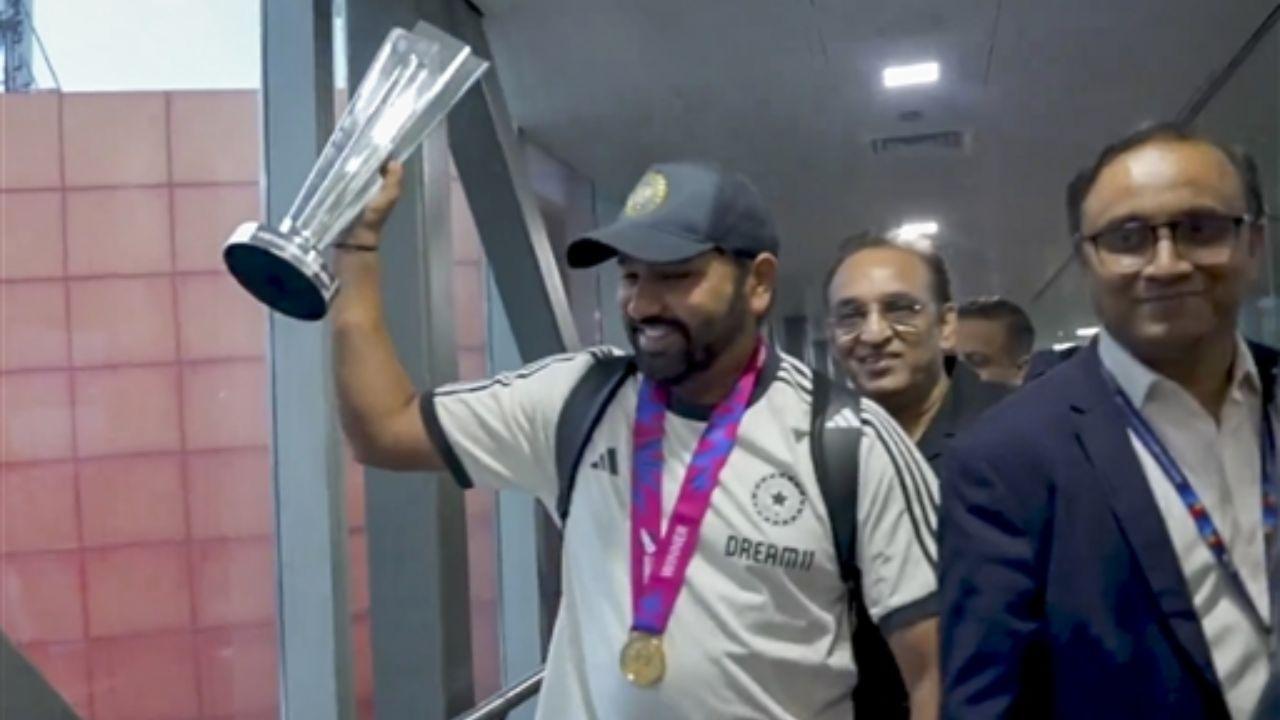 India's T20 World champions arrive in Delhi; fans brave rain to welcome players