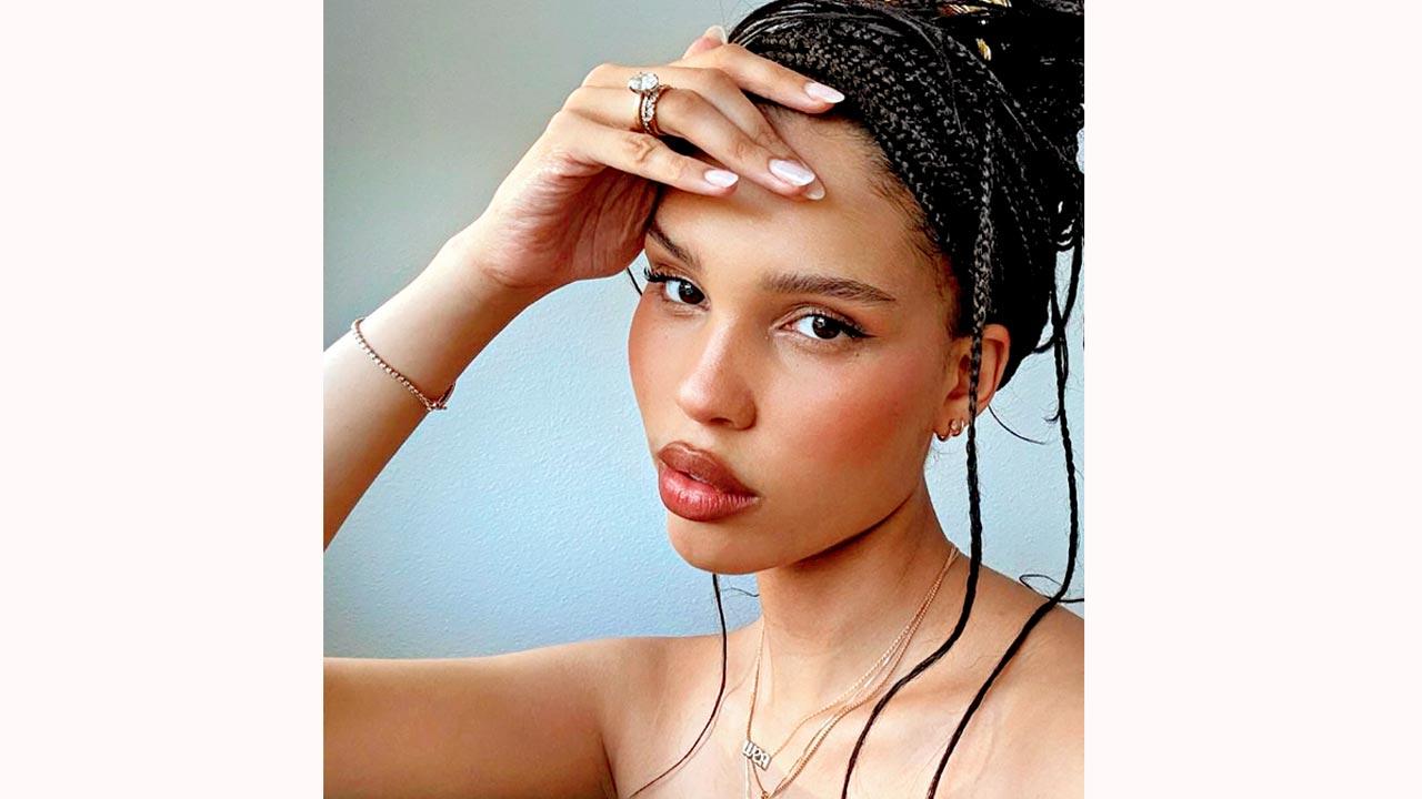 Nara Aziza Smith