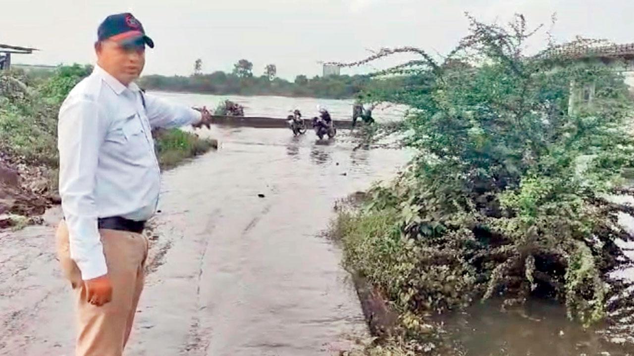 Mumbai: Traffic cop and warden rescue woman from river