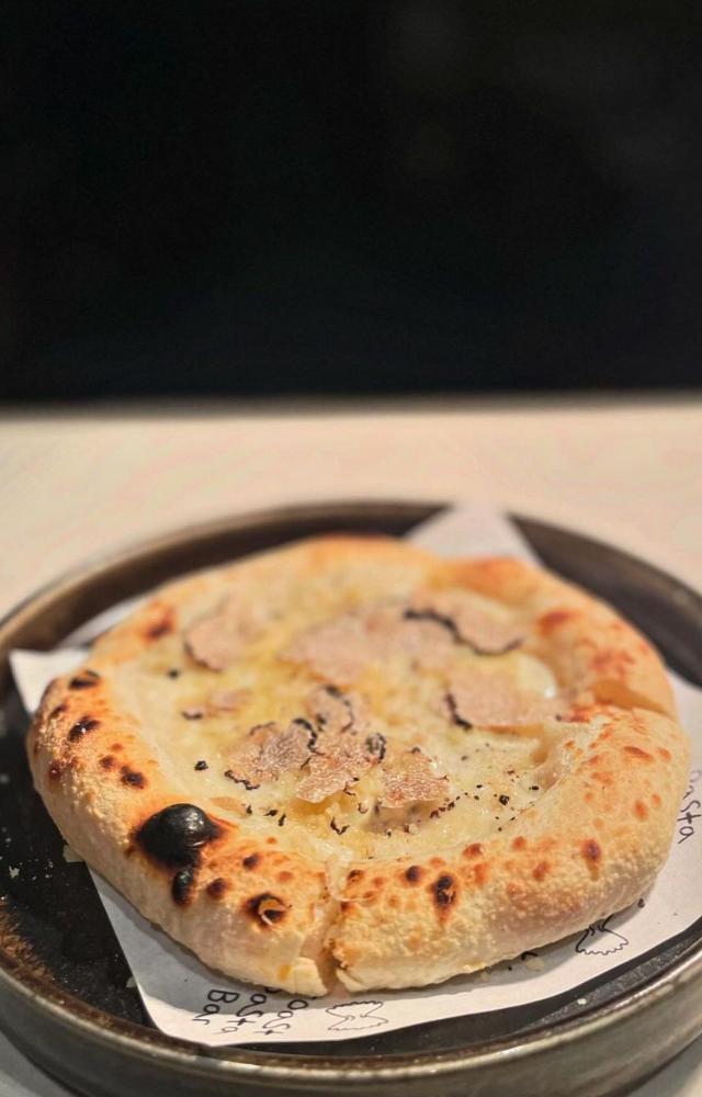 The menu not only has pasta but also a delicious truffle pizzette for all those who love the Italian favourite